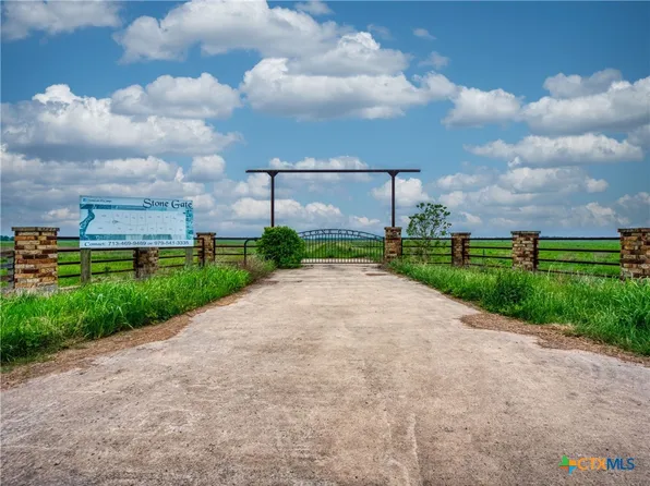County Road 385, El Campo, TX 77437