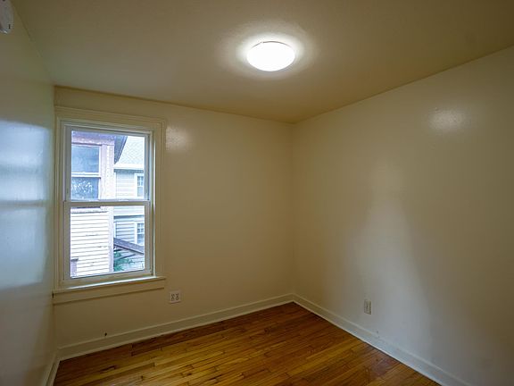 4th image of 107 Bristol Pl #2