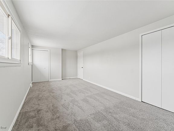 4th image of 848 Jamestown Ave