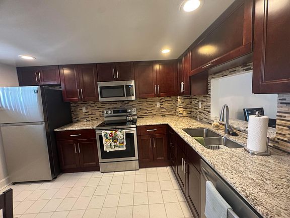 3rd image of 1075 Riverside Drive #303