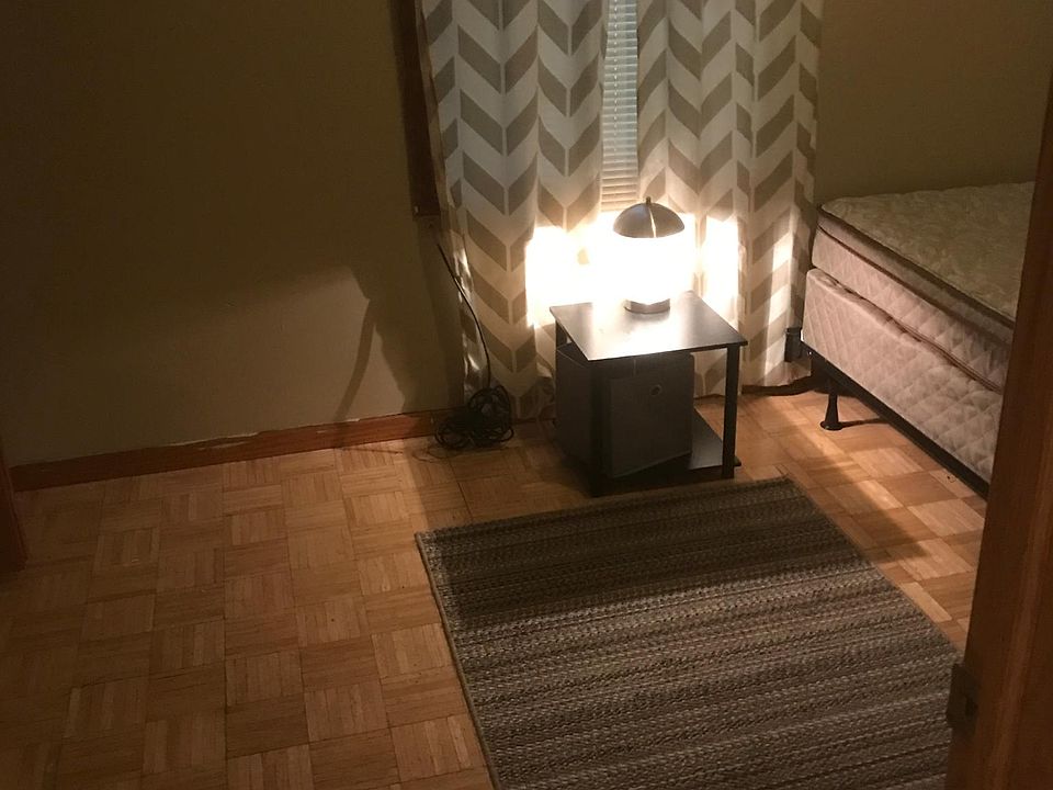 2nd image of 2526 S Halsted St APT 2R