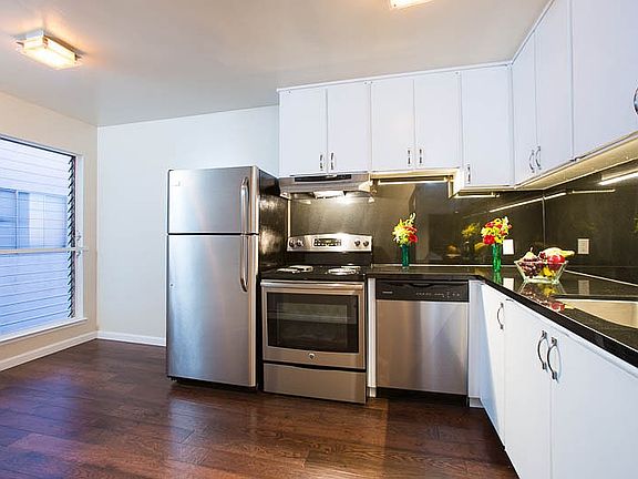 2nd image of 430 44th Ave APT 301