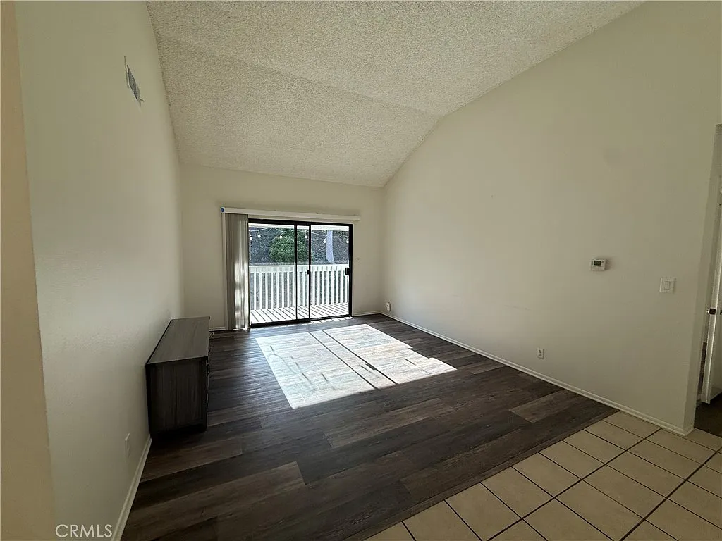 2 bed, 1200 sqft, $2,900 — Photo 4