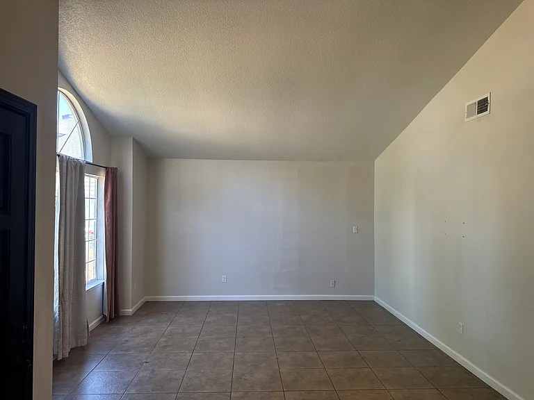 1532 Atteboro Ct — Photo 3