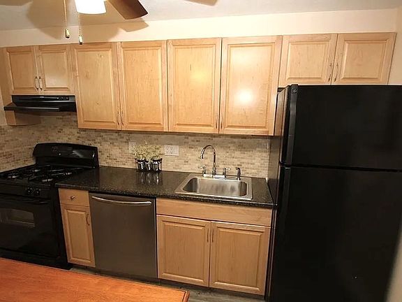 4th image of 270 Main St APT 12