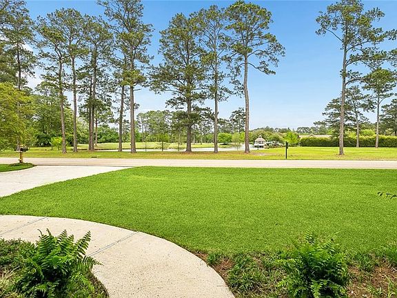 2nd image of 624 Beau Chene Dr