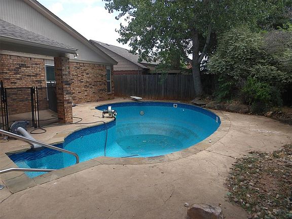 3rd image of 1220 SW 107th St