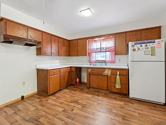 3rd image of 1045 3rd St