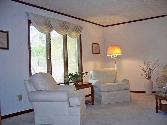 5th image of 1440 Carolina Dr