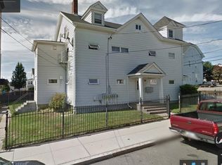 889 Pine St #2S, Fall River, MA 02720