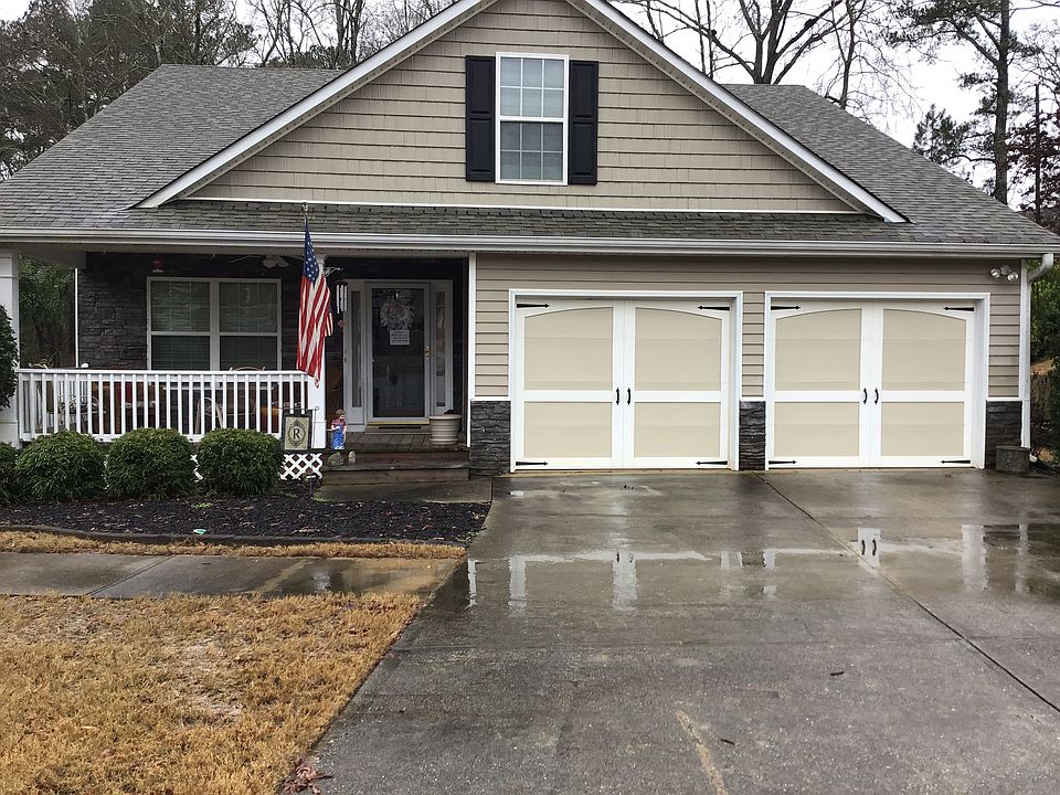 Main photo front of home