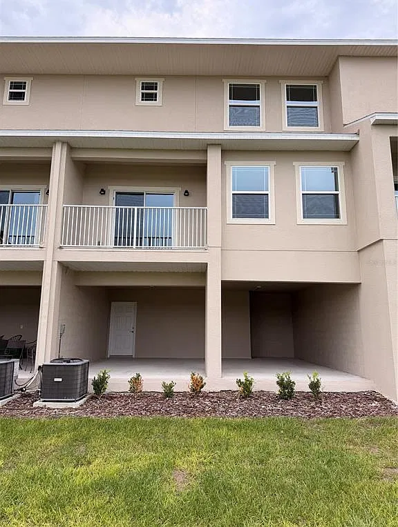 3 bed, 2.5 bath, 1560 sqft, $2,450 — Photo 4