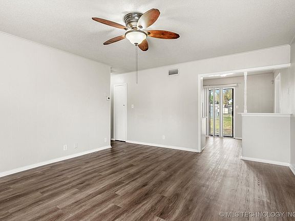 5th image of 122 S 195th East Ave