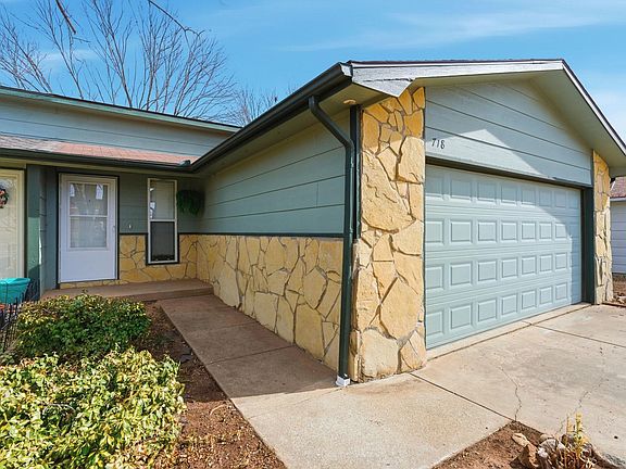 3rd image of 718 N Sumac Rd