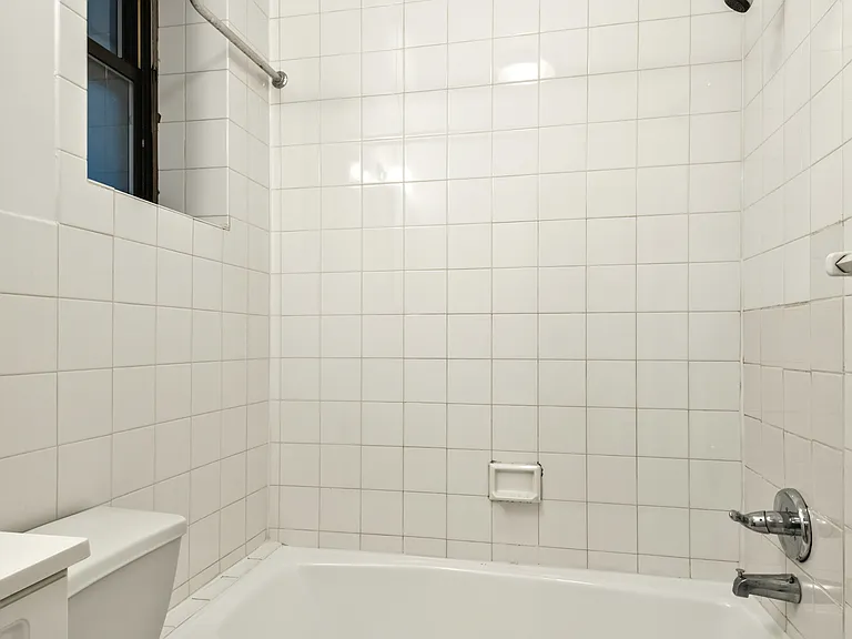 430 E 89th St #3C — Photo 8