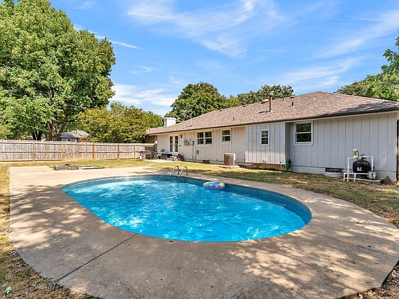 2nd image of 2057 S Wellington Avenue