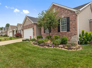 1117 Winter Lake Dr, Fenton, MO 63026