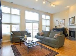 1350 W Belmont Ave APT C, Chicago, IL 60657