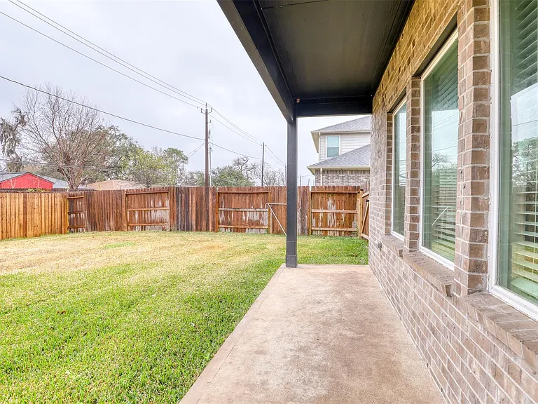 420 Magnolia St — Photo 9