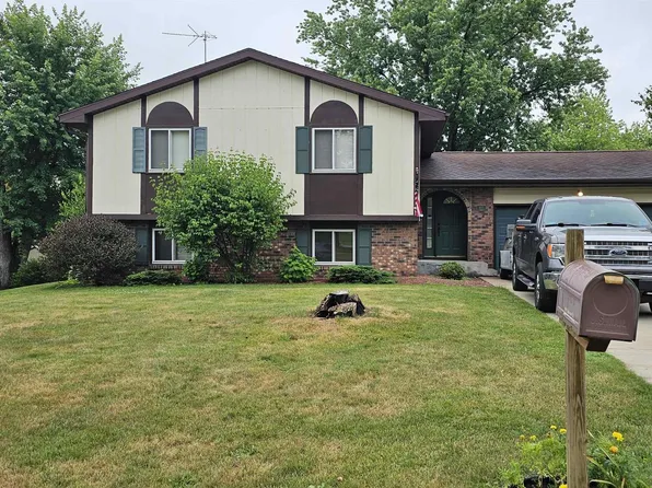 955 East Madison Street, Platteville, WI 53818