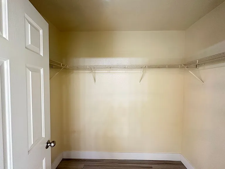 5640 Woods Crossing St — Photo 12