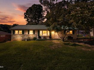 413 Holly St, Mt Carmel, TN 37645