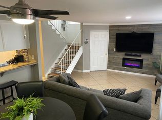 638 W Myrrh Ln, Compton, CA 90220
