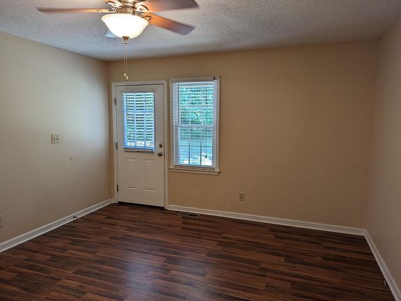 3rd image of 2510 Olde Oaks Ln #B