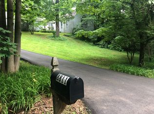 8811 Bellwood Rd, Bethesda, MD 20817