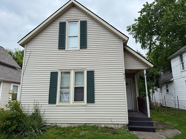 917 Park Street SW — Photo 1