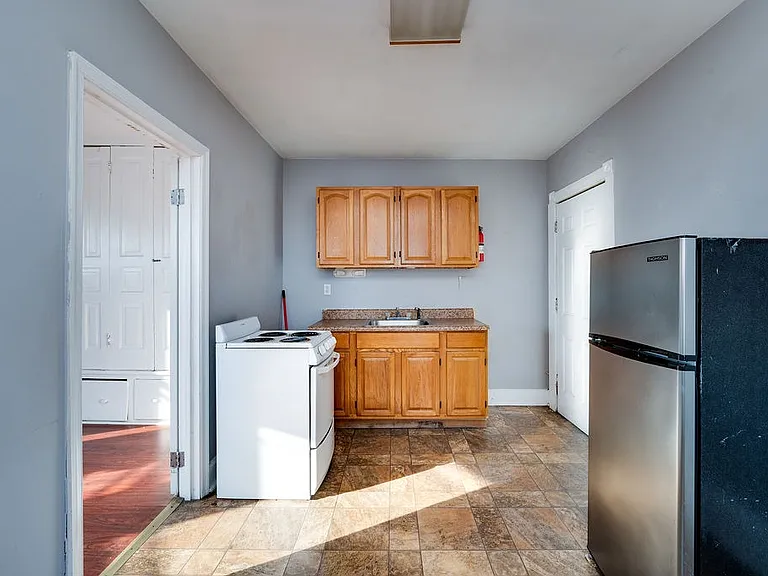 417 W Oley St #5 — Photo 15