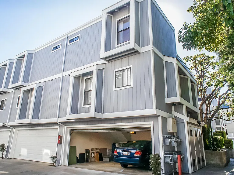 109 S Sierra Madre Blvd — Photo 5