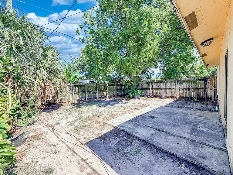 3148 N Dixie Hwy — Photo 15