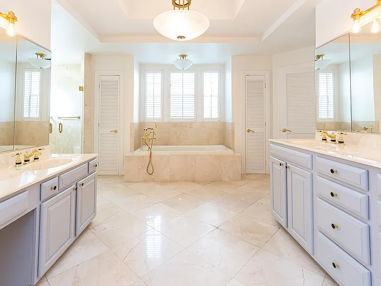 147 Interlachen Ave #202 — Photo 8