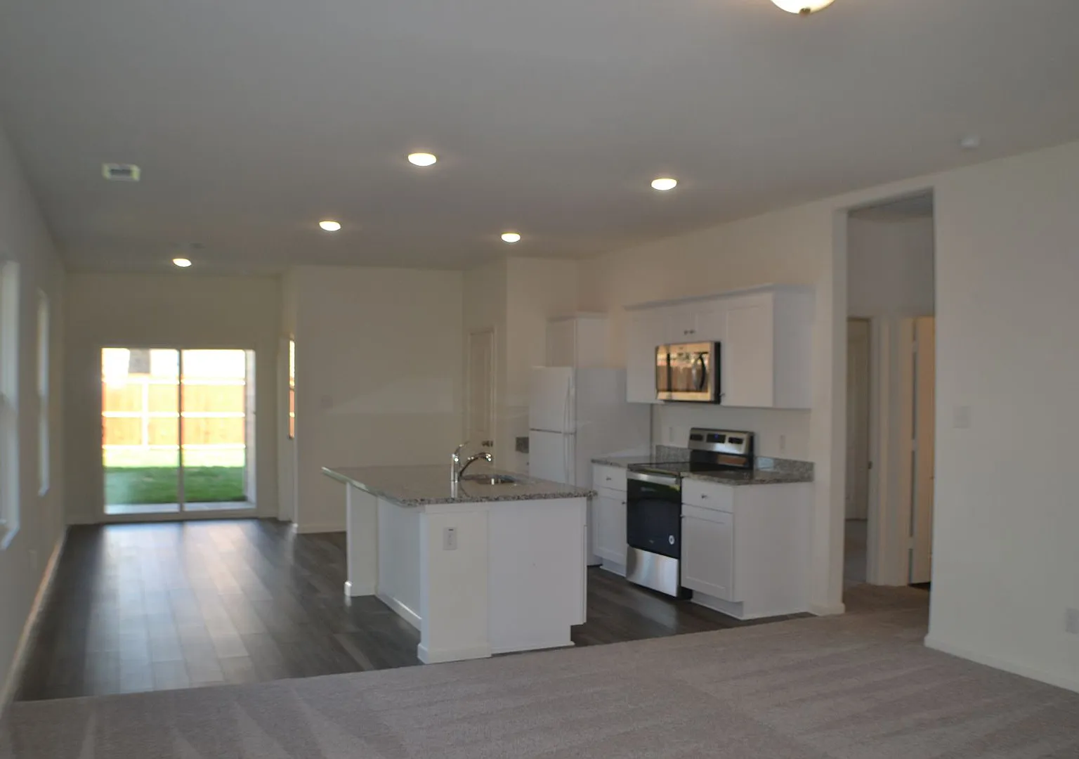 House 3 Bed 2 Bath in Forney for rent — Photo 3