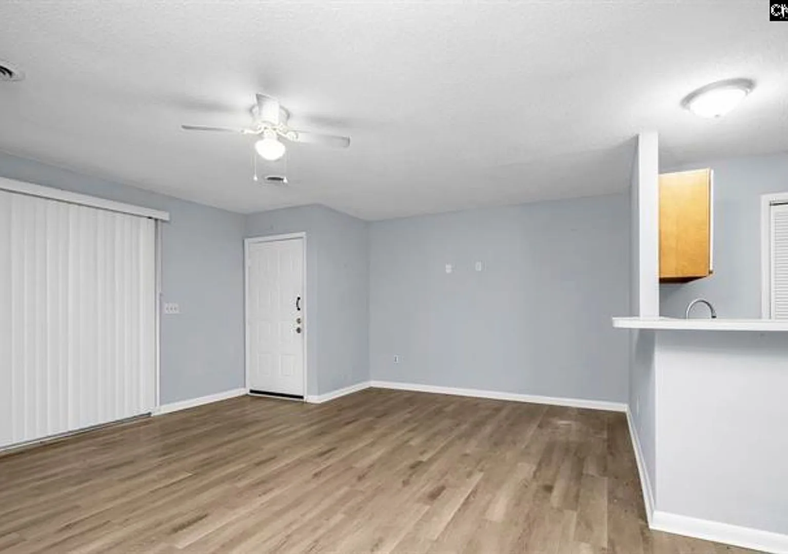 Convenient 1BR Condo in a Great Location — Photo 2