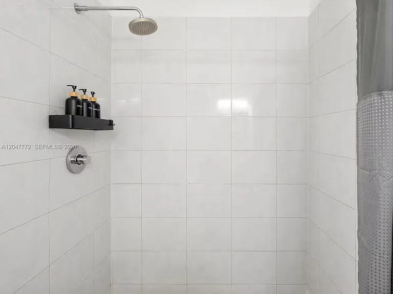 1032 Michigan Ave — Photo 12