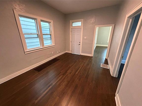 5th image of 518 Barnett Ave
