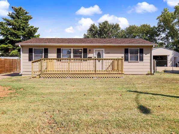 2200 E 53rd St S, Wichita, KS 67216