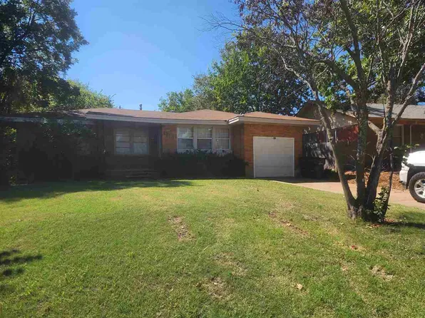 1216 NW Carroll Dr, Lawton, OK 73507
