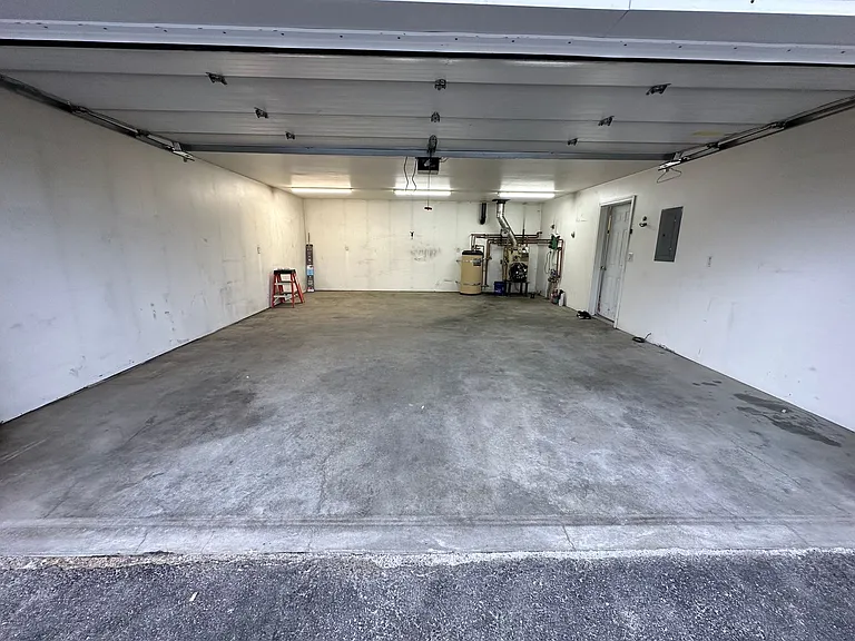 841 Shellinger St — Photo 12