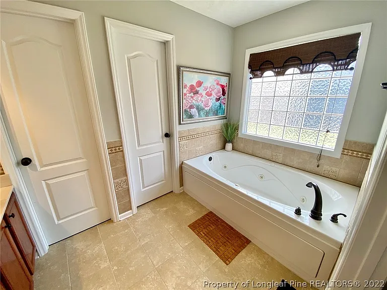 3705 Lockerbie Ct — Photo 19