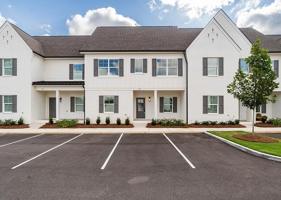 1st image of 636 Cottage Grove Cir