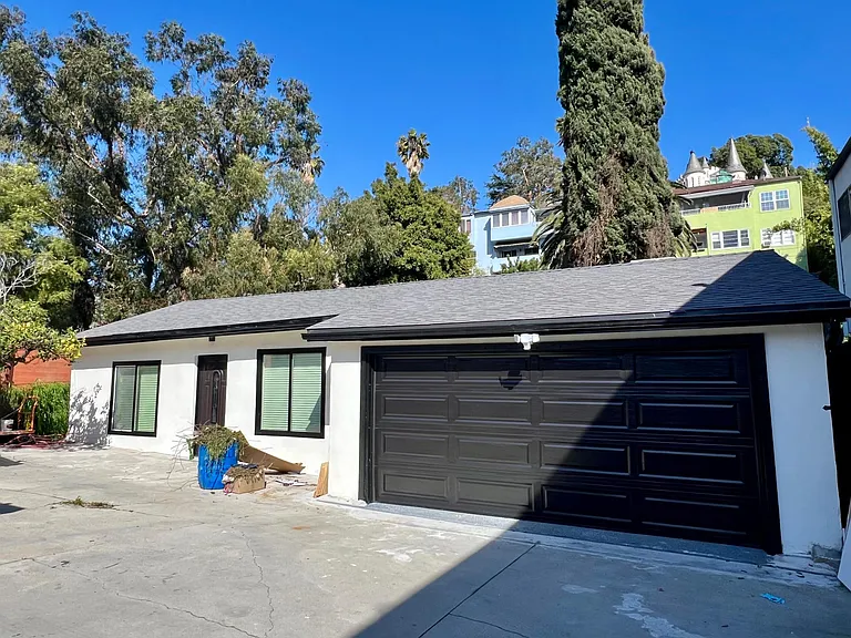 2044 Holly Dr #4 — Photo 1