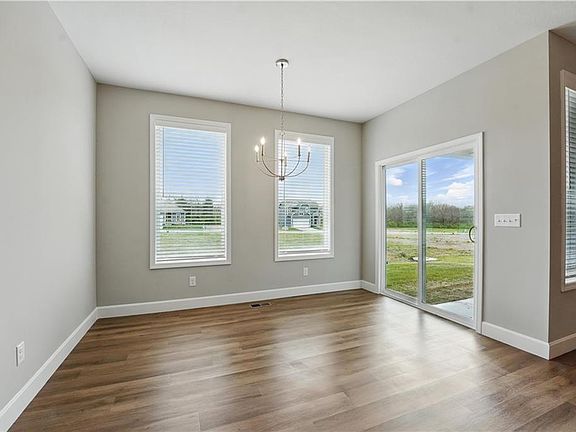 4th image of 27015 E Dogwood Ln