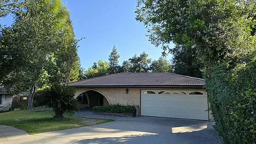 740 Katherine Ln Photo 1 740 Katherine Ln Photo 1