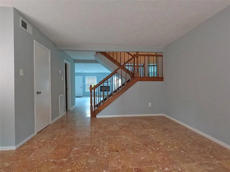 11712 S Kirkwood Rd — Photo 16