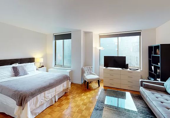 3rd image of 145 E 48th St APT 10A