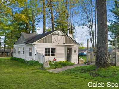 1983 Wolf Lake Dr, Baldwin, MI, 49304