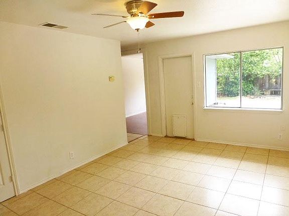 3rd image of 3426 Hightree Dr
